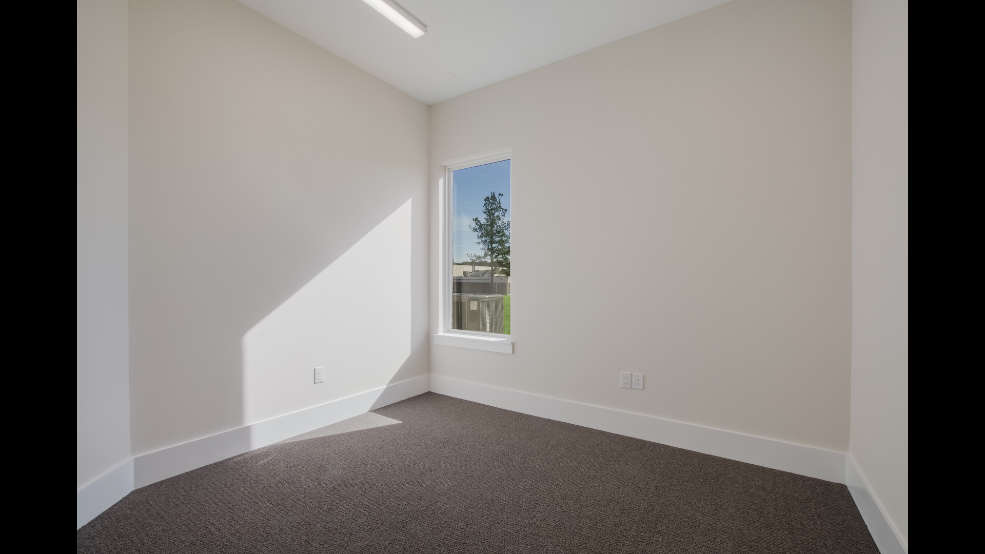 63d04b7428e4f000149fb733