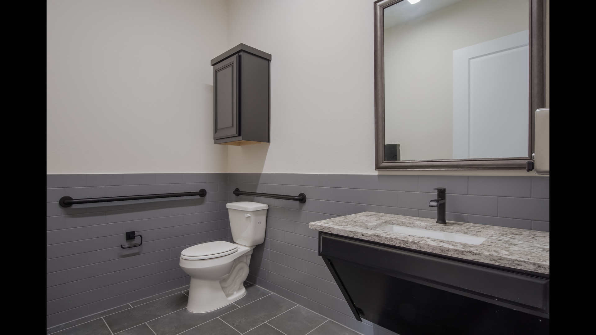 63d04bab28e4f000149fb77b